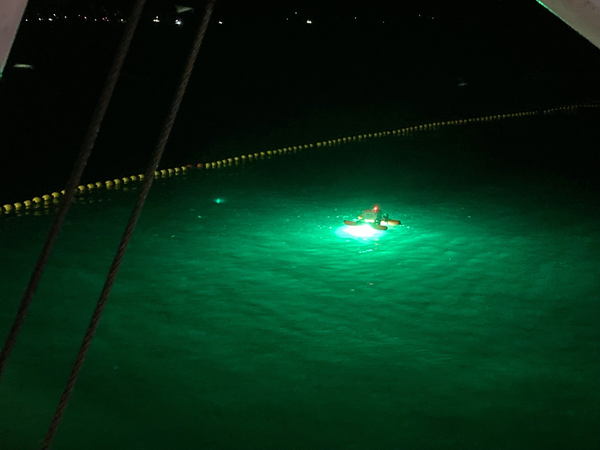 アトラックラボなど、網の中で発光して魚を逃がさない「漁火（いさりび