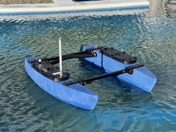 Fontaine（Undercover2種類、スカイブルー、サムプリント） Fontaine（Undercover2種類、スカイブルー、サムプリント） Fontaine