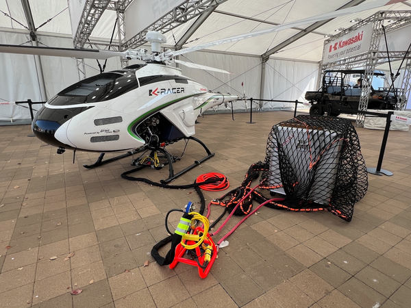 写真:川崎重工業の「K-RACER」と輸送物