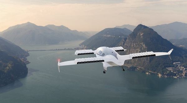 写真:飛行する空飛ぶクルマ