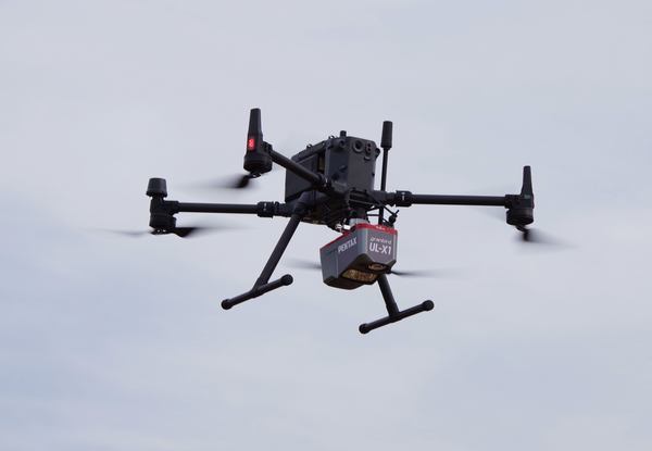 写真：飛行する「UL-X1」