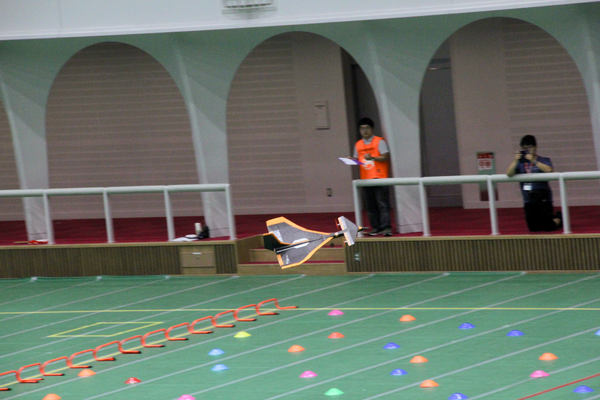 写真：飛行するドローン