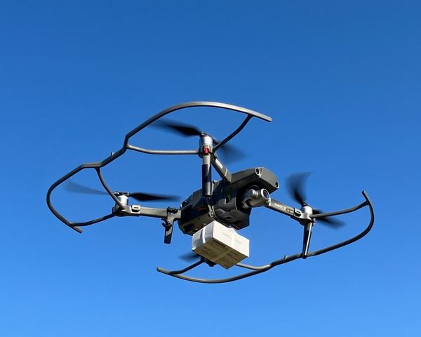 写真：ドローンが飛行する様子