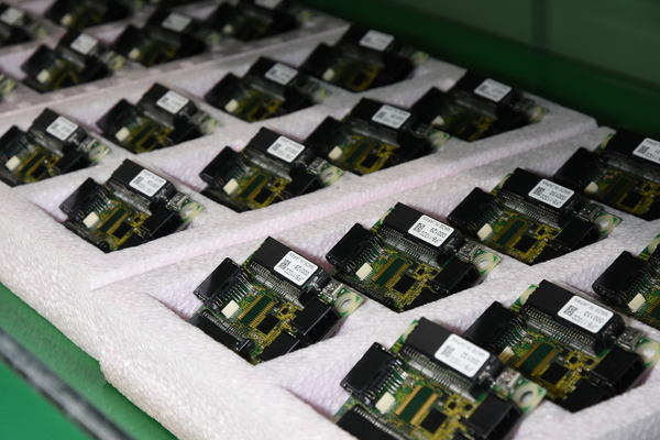 写真：並べられた「JFB-110」