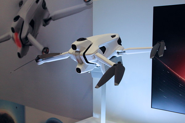 写真：Antigravity A1