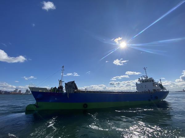 写真：海上の船