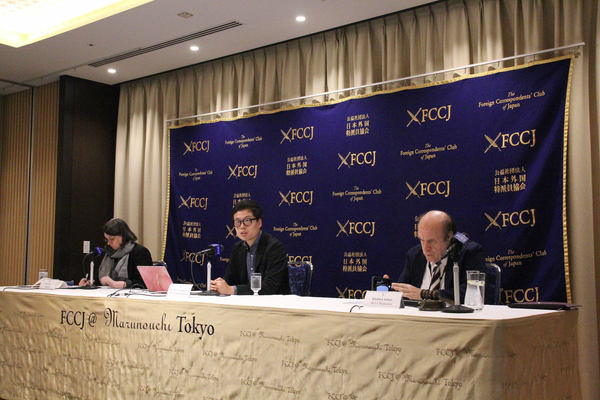 写真:会見の様子