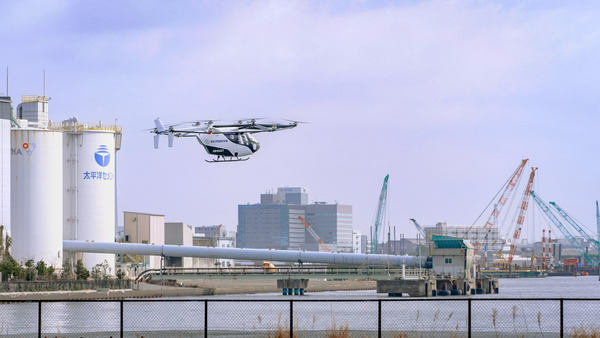 SkyDrive、東京での空飛ぶクルマ初デモフライトに成功 - ドローン
