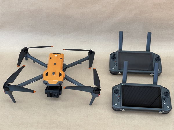 ドローン三機セットです Soradynamics、講習機関向け国産ドローンセット「HAYATE2-TR」発表