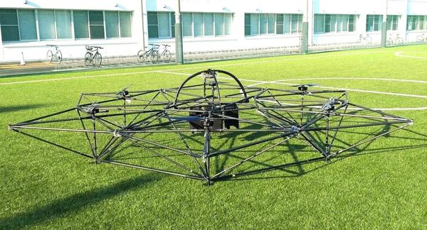 写真：大型スペースフレームドローン