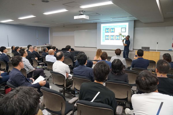 写真:勉強会の様子