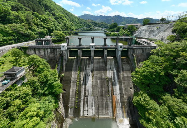 写真：上空から撮影したダム