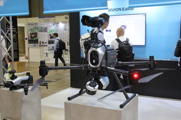 写真：展示されたSIVION Wing