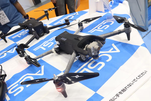 写真：次世代小型空撮機の試作機