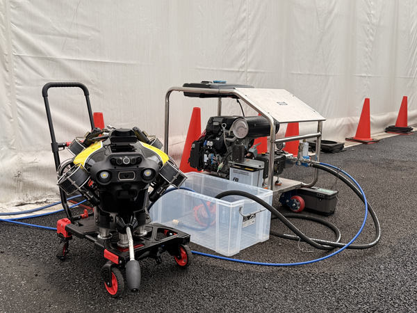 写真:FIFISH W6MAX、高圧洗浄システム一式