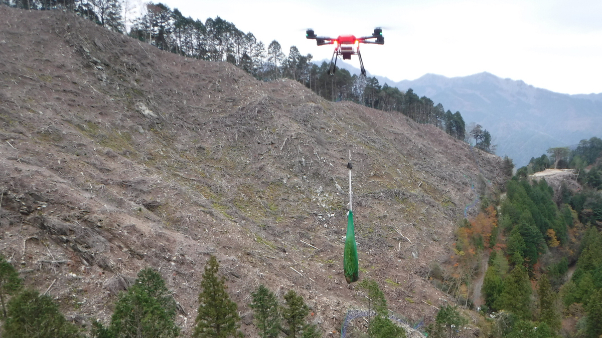 マゼックス、林業用苗木運搬ドローン「MORITO（森飛）」を発売 重労働