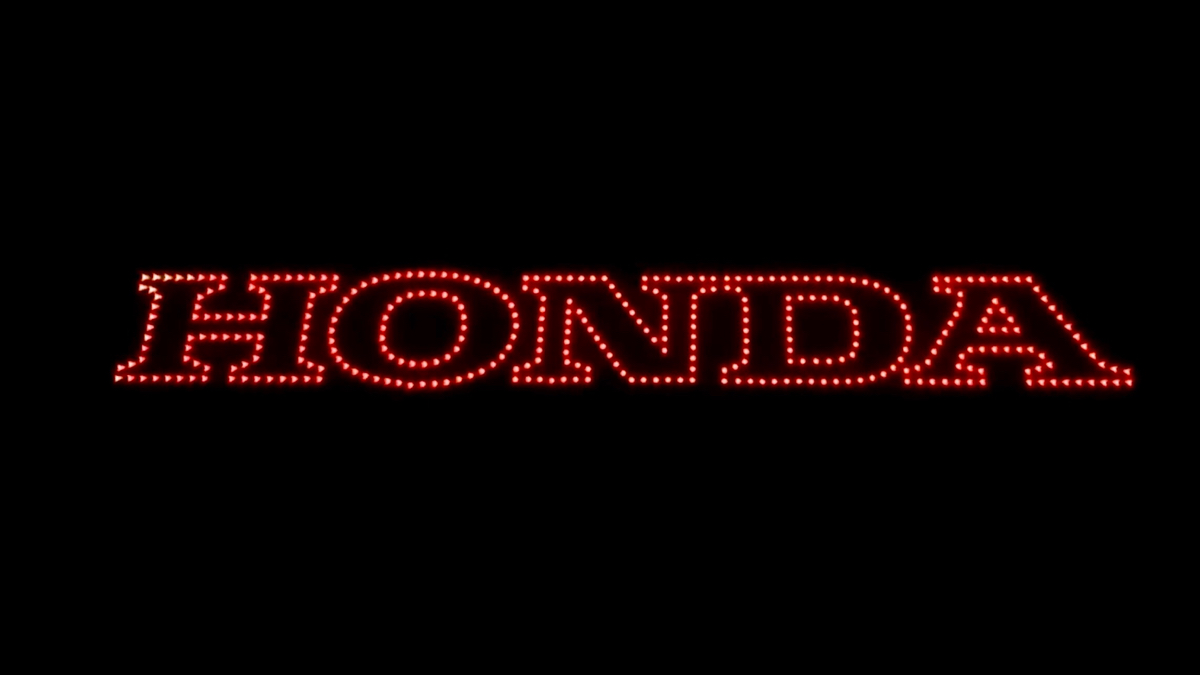 レッドクリフ、「Honda熊本秋まつり2024」で花火搭載ドローンによる