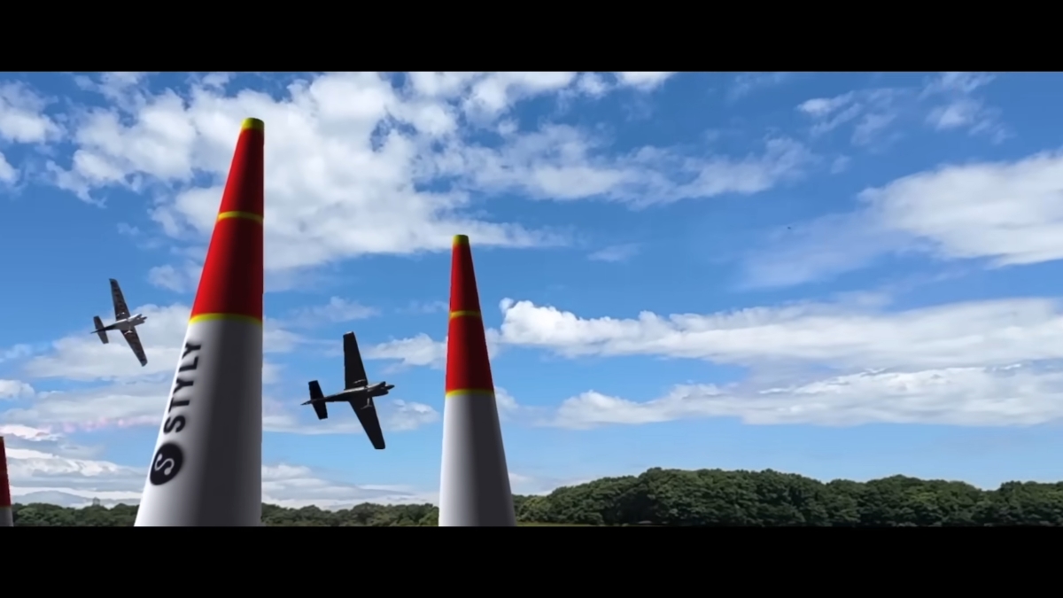 特集】梅田＆万博でXR観戦、時速400kmレース機がビル街を駆け抜ける