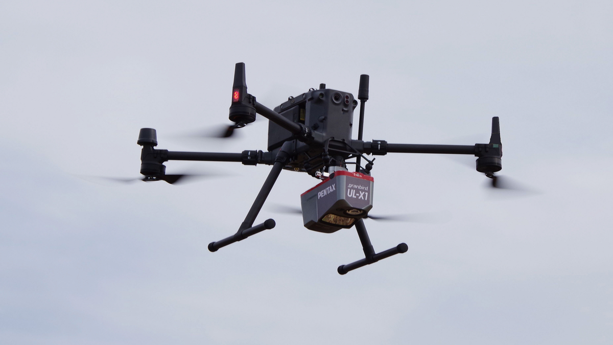 実機　L新・必殺仕置人　無加工　データ出力ユニット付き LTC M9XBB グリーンレーザー墨出し機 バッテリ二個/ミニリモコン