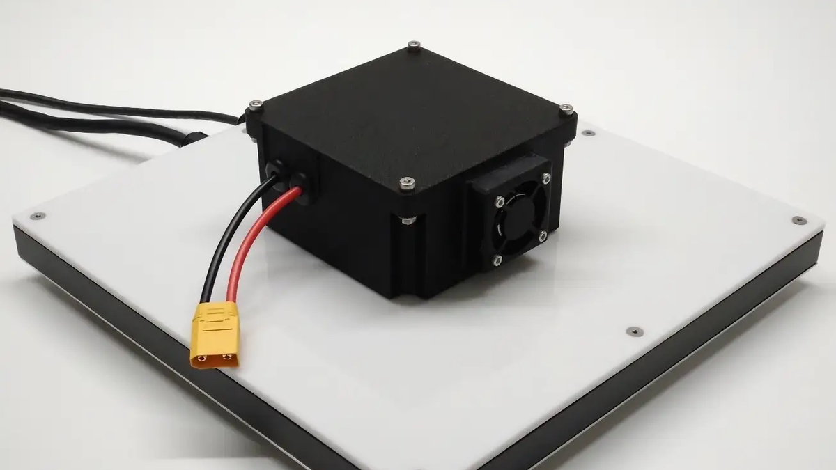 ドローン ビー・アンド・プラス、ドローン向け500W軽量ワイヤレス充電技術を開発